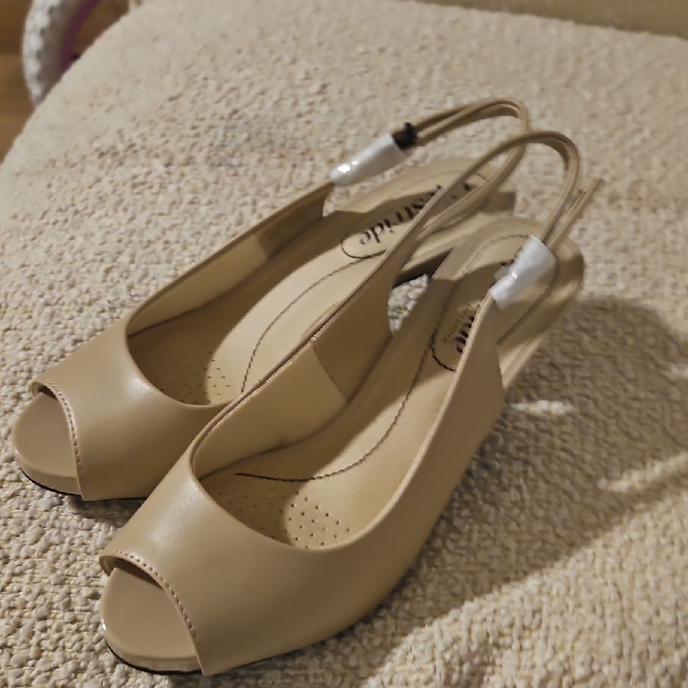 Life Stride Tan Peep-Toe Slingback Heels